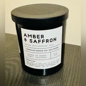 Leoben Company Amber and Saffron Scented Candle 9oz glass jar